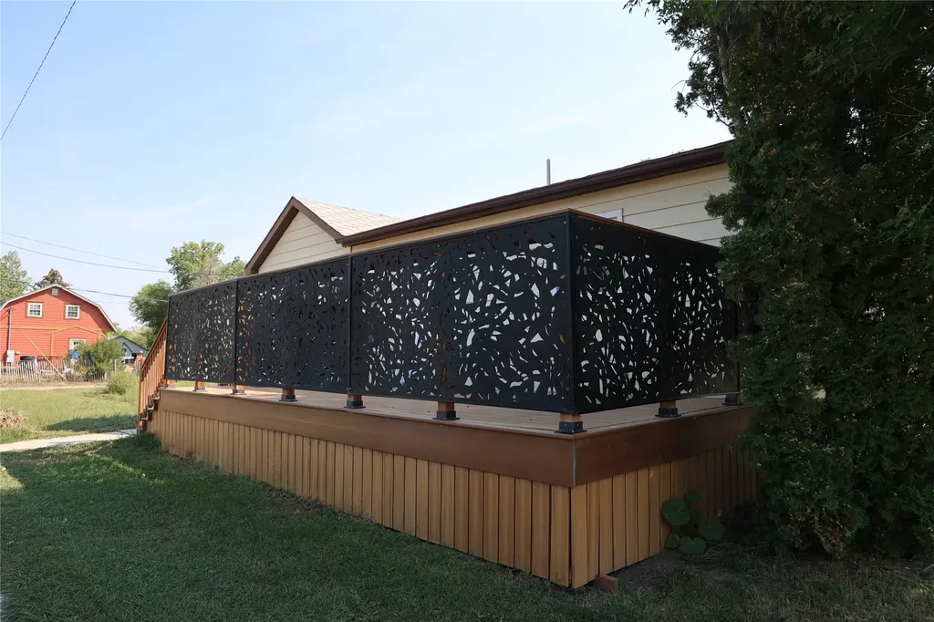 676 Hill Avenue Shelby MT 59474