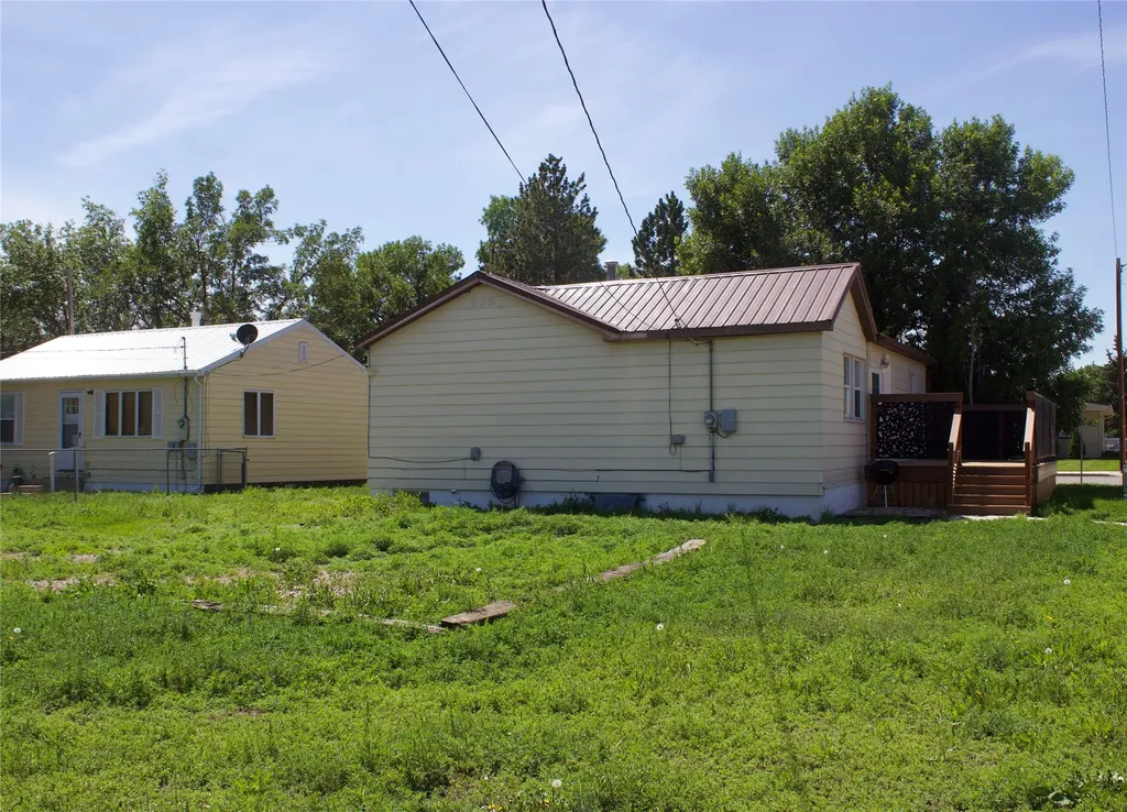 676 Hill Avenue Shelby MT 59474