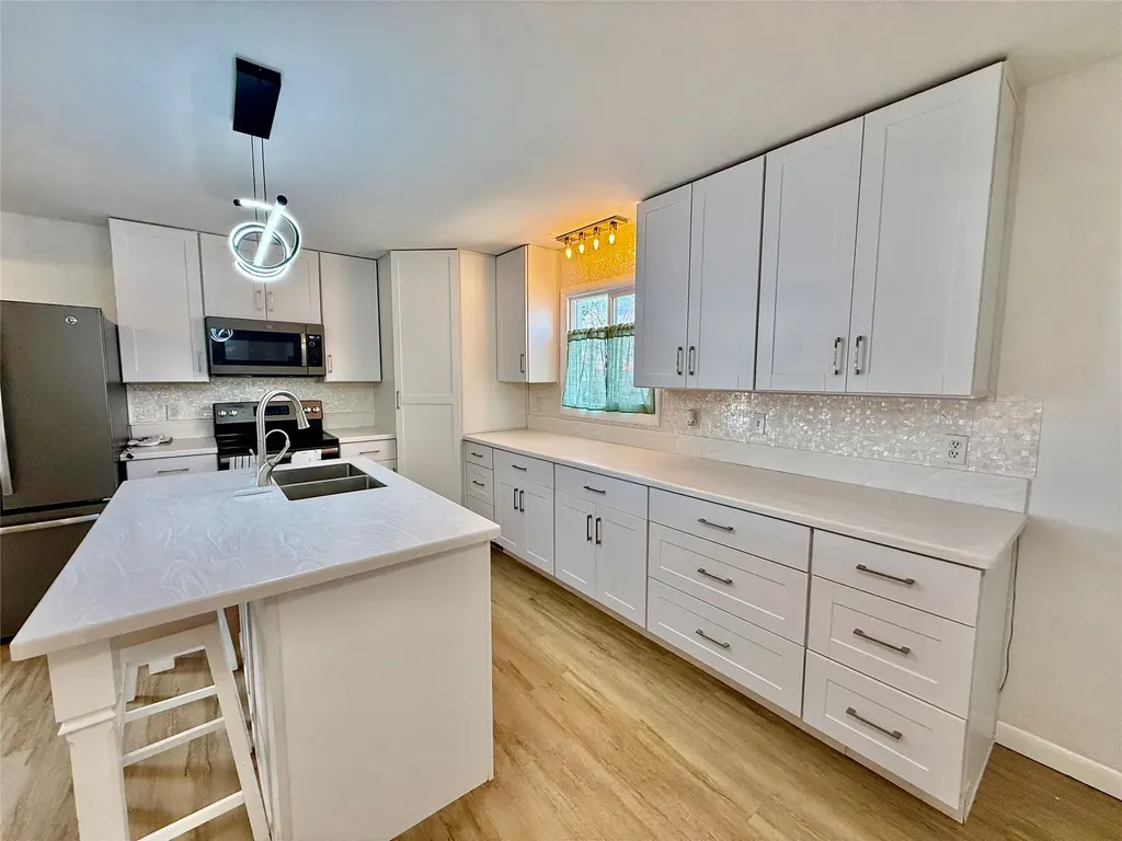 676 Hill Avenue Shelby MT 59474