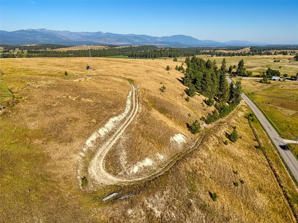 1151 Lindsay Road Eureka MT 59917