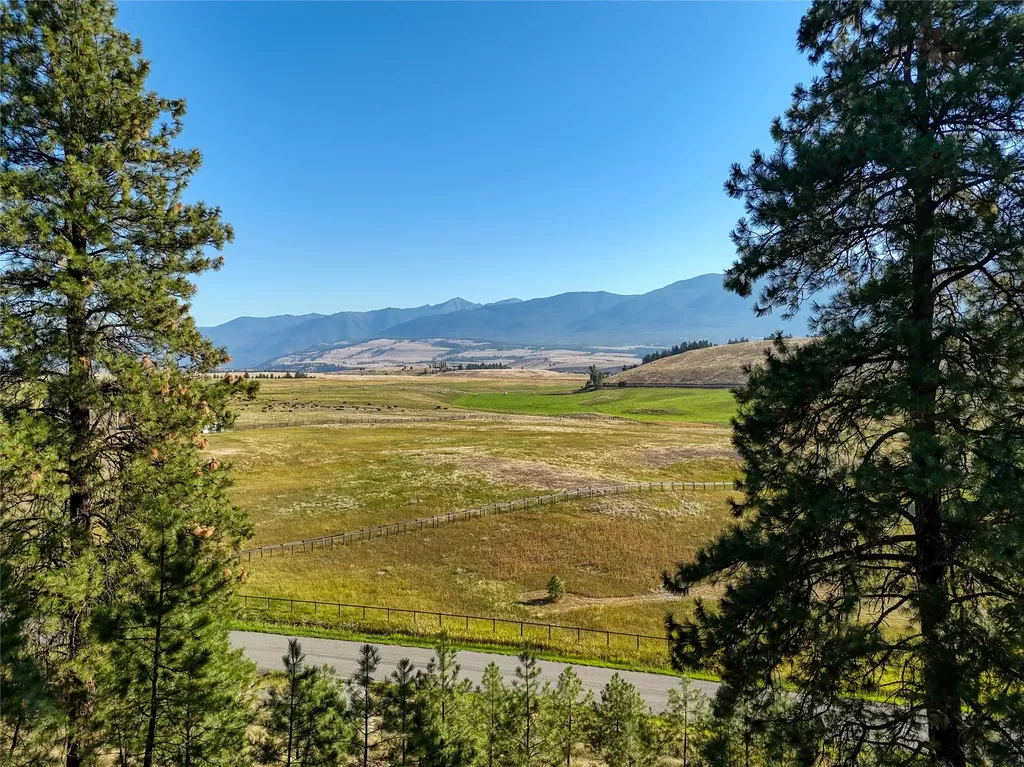 1151 Lindsay Road Eureka MT 59917