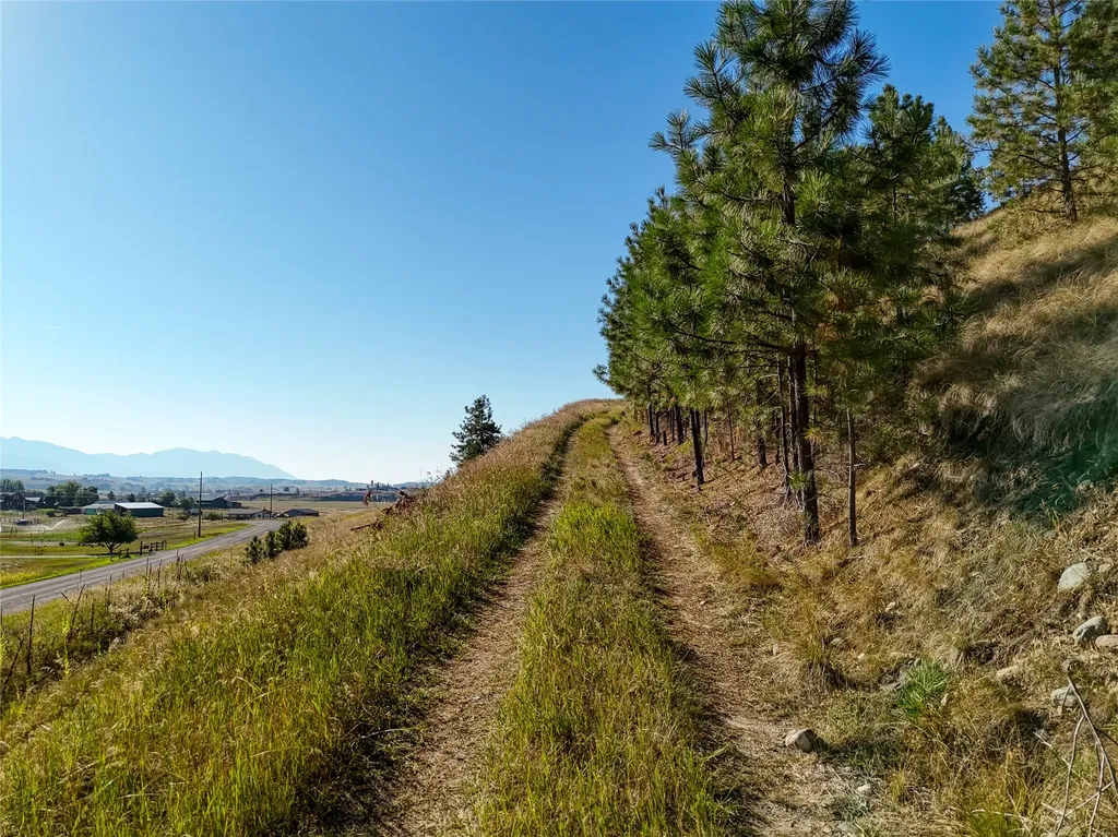 1151 Lindsay Road Eureka MT 59917