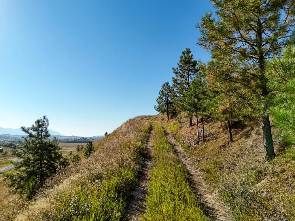 1151 Lindsay Road Eureka MT 59917