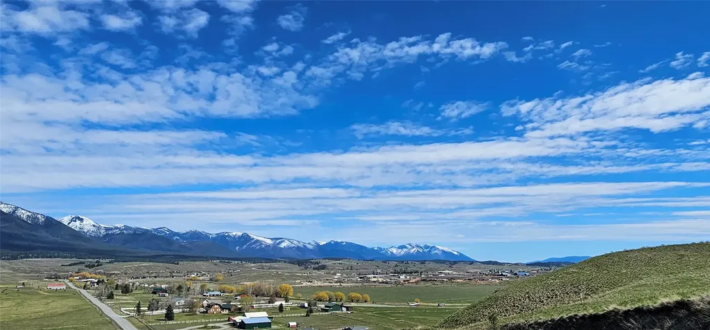 1151 Lindsay Road Eureka MT 59917