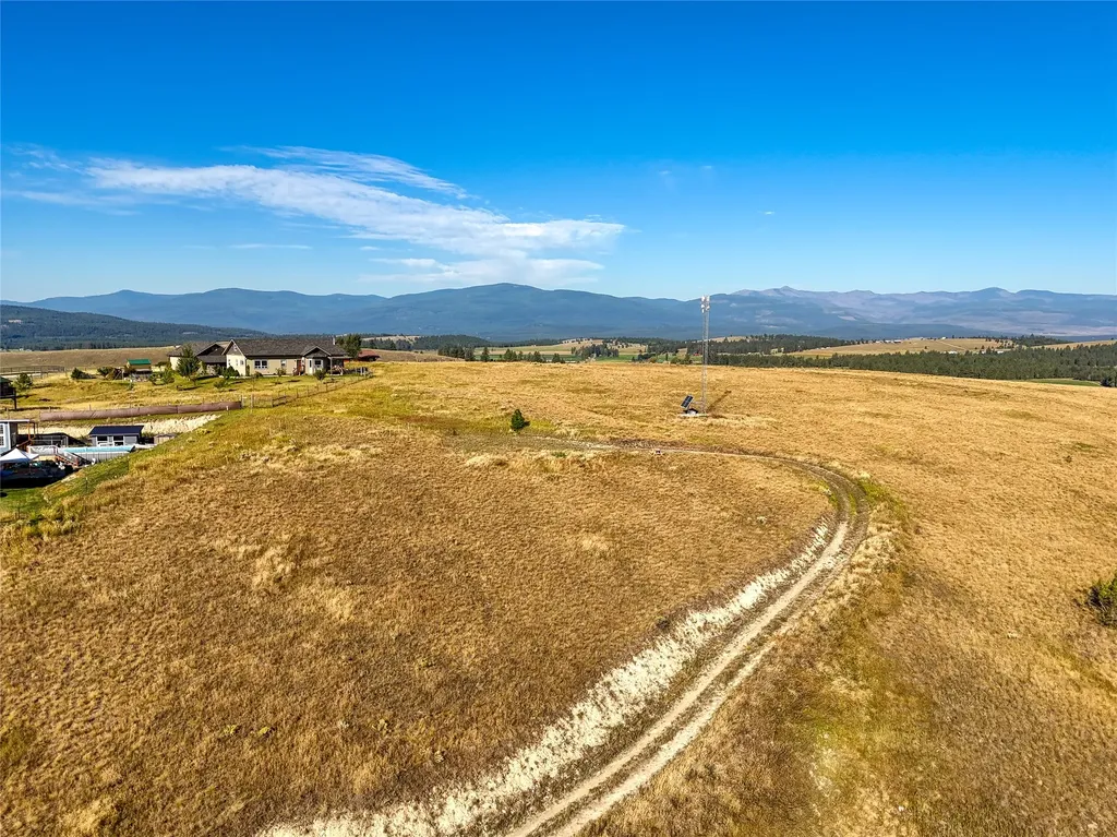 1151 Lindsay Road Eureka MT 59917