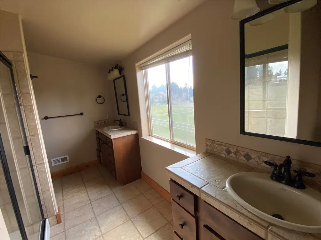 1040 Cowboy Way Columbia Falls MT 59912