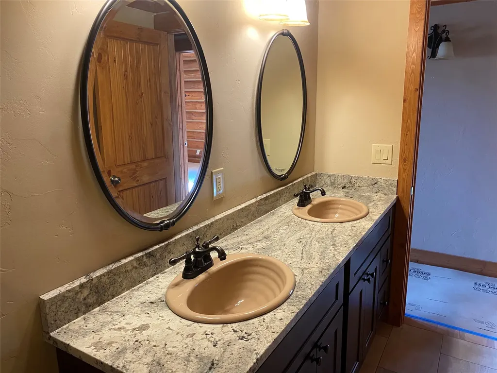 1040 Cowboy Way Columbia Falls MT 59912