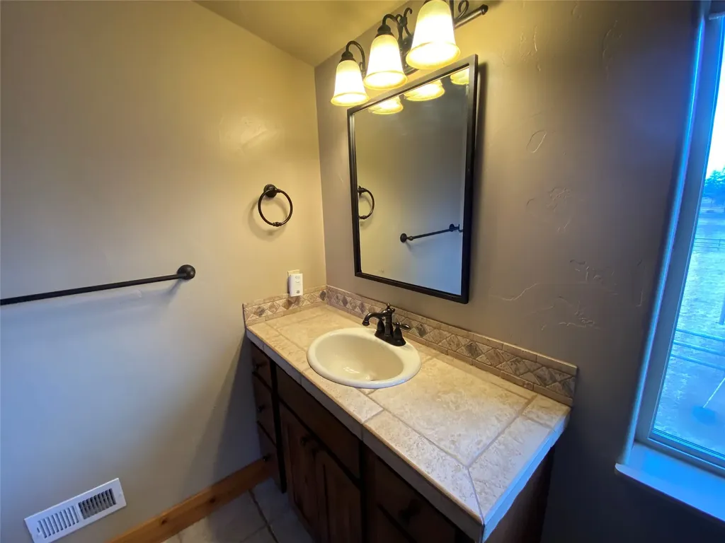 1040 Cowboy Way Columbia Falls MT 59912
