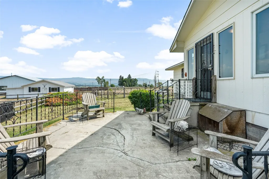 803 Indian Prairie Loop Stevensville MT 59870