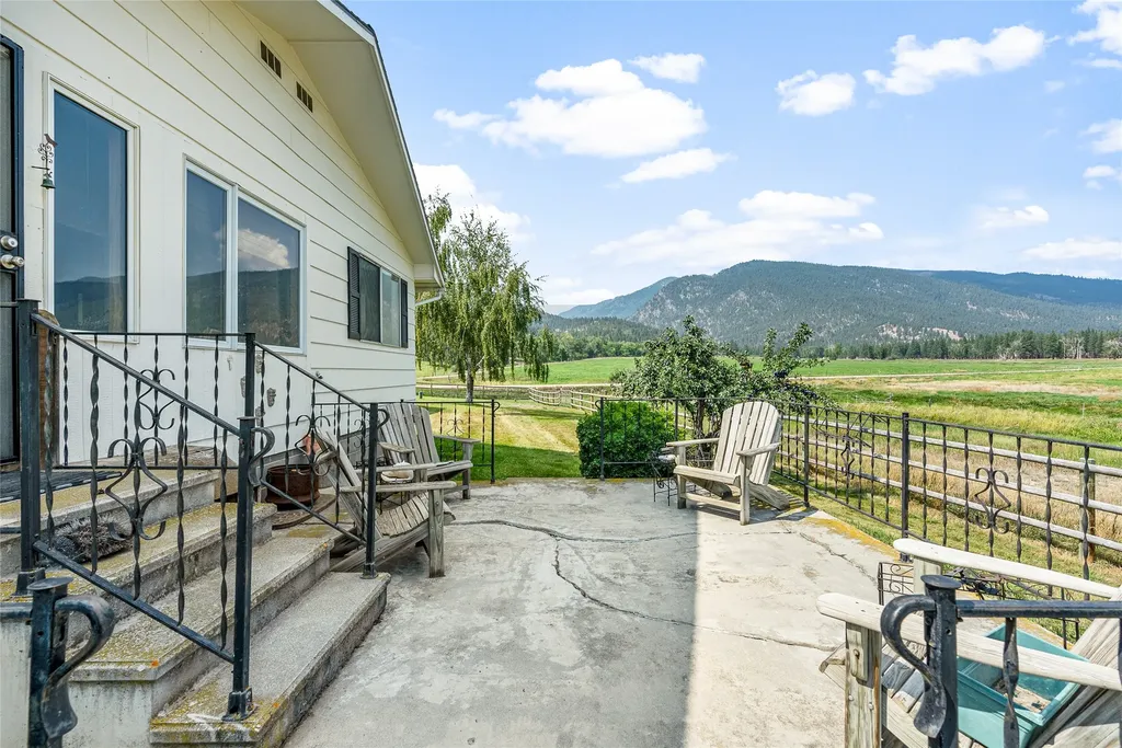 803 Indian Prairie Loop Stevensville MT 59870