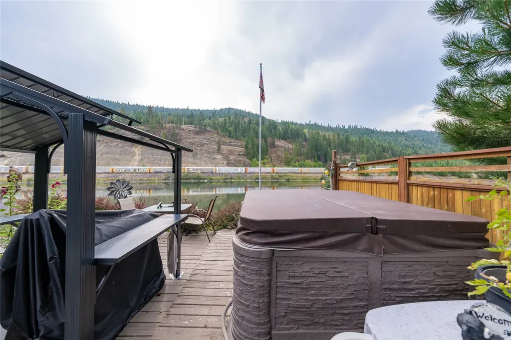 644 Waterfront Road Troy MT 59935