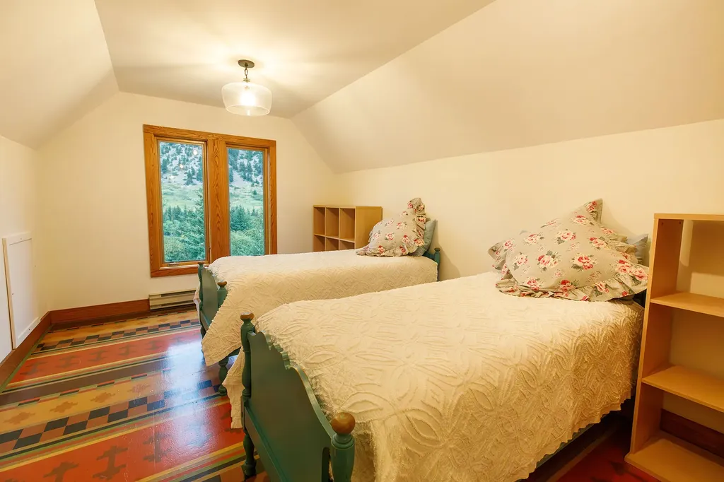 12 Highland Road Mcleod MT 59052