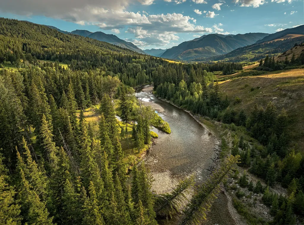 12 Highland Road Mcleod MT 59052