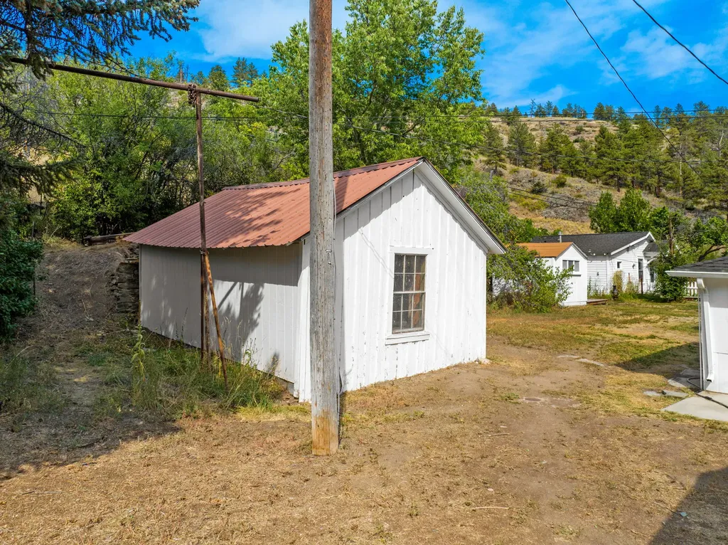 300 Wolf Creek Main Street Wolf Creek MT 59648