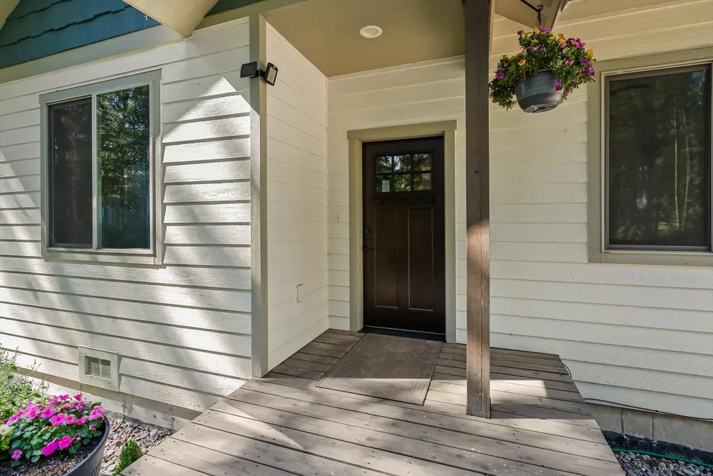 19 Raccoon Trail Whitefish MT 59937