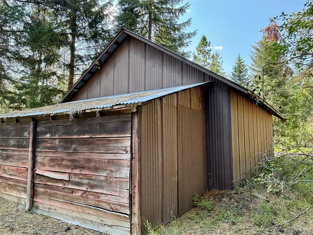 7076 Nez Perce Road Darby MT 59829