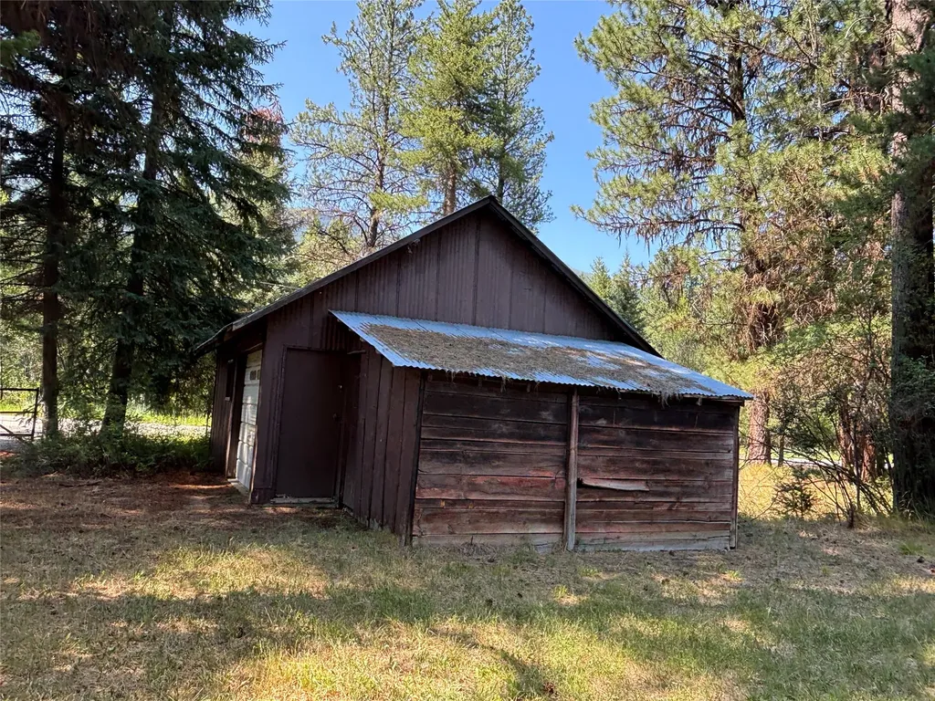 7076 Nez Perce Road Darby MT 59829