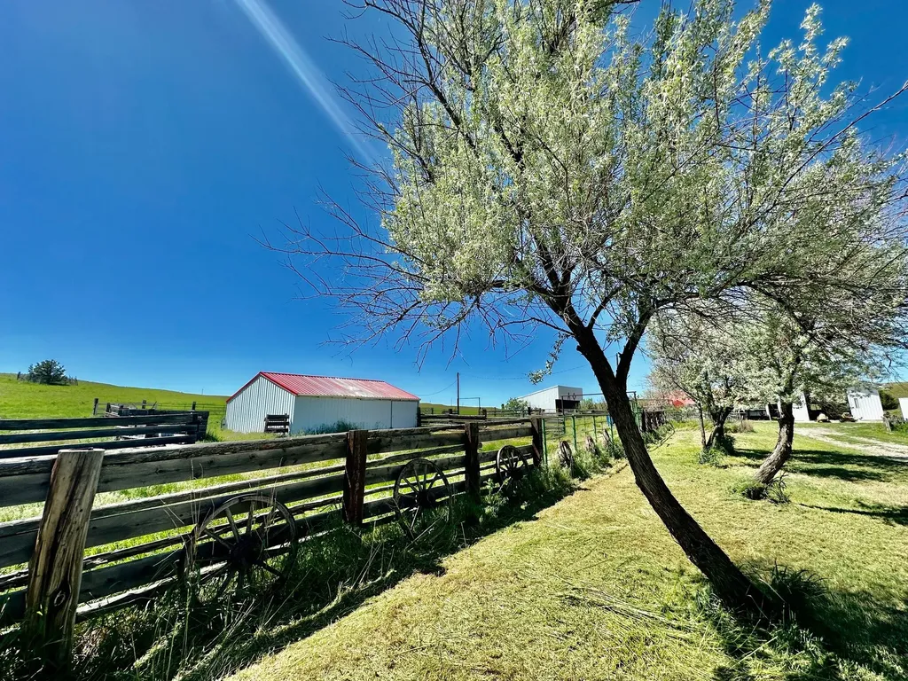 661 Dovetail Valentine Road Winnett MT 59087