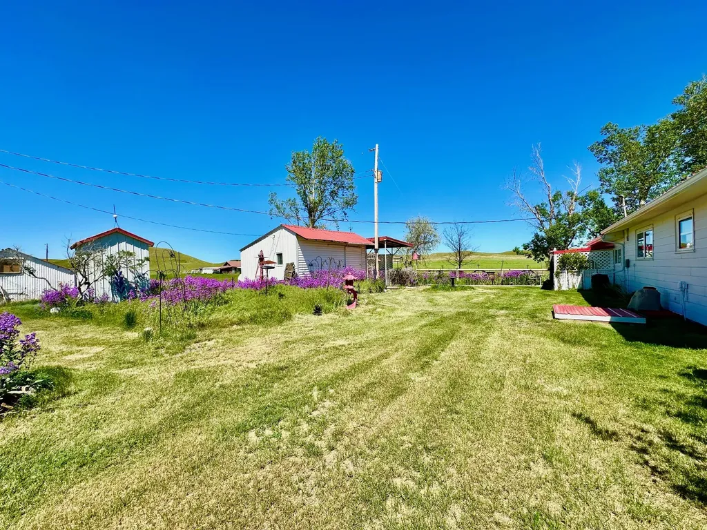 661 Dovetail Valentine Road Winnett MT 59087