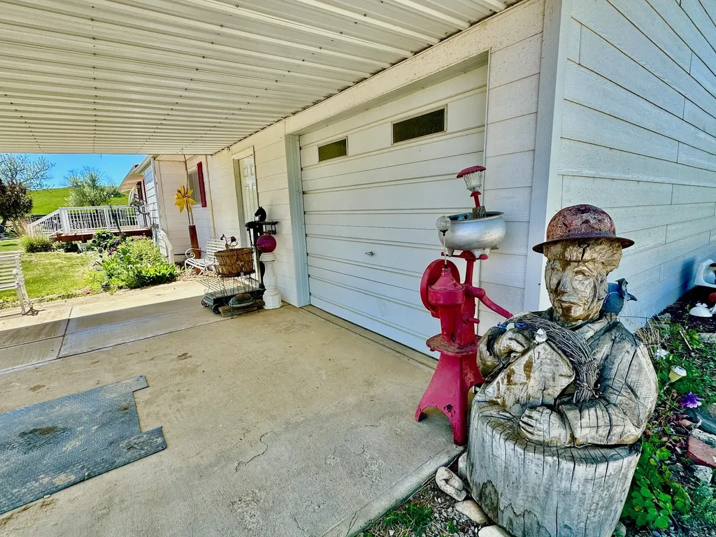 661 Dovetail Valentine Road Winnett MT 59087