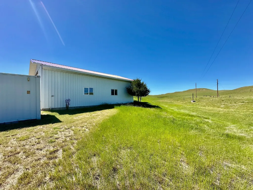 661 Dovetail Valentine Road Winnett MT 59087