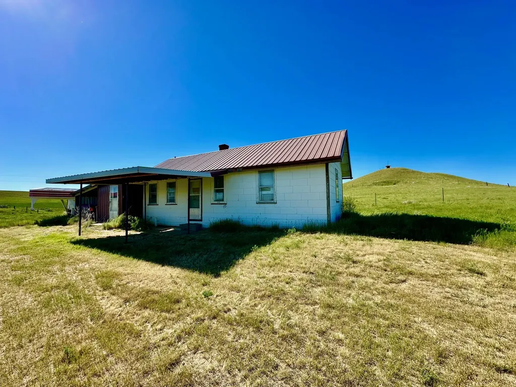 661 Dovetail Valentine Road Winnett MT 59087
