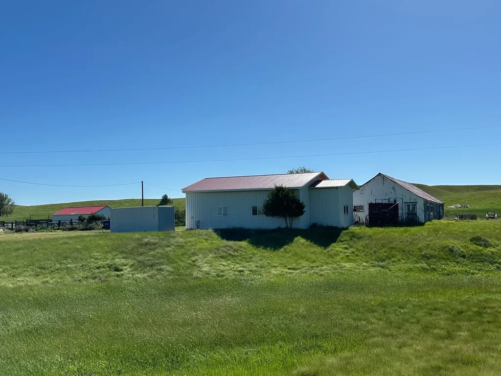 661 Dovetail Valentine Road Winnett MT 59087