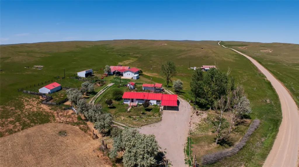 661 Dovetail Valentine Road Winnett MT 59087