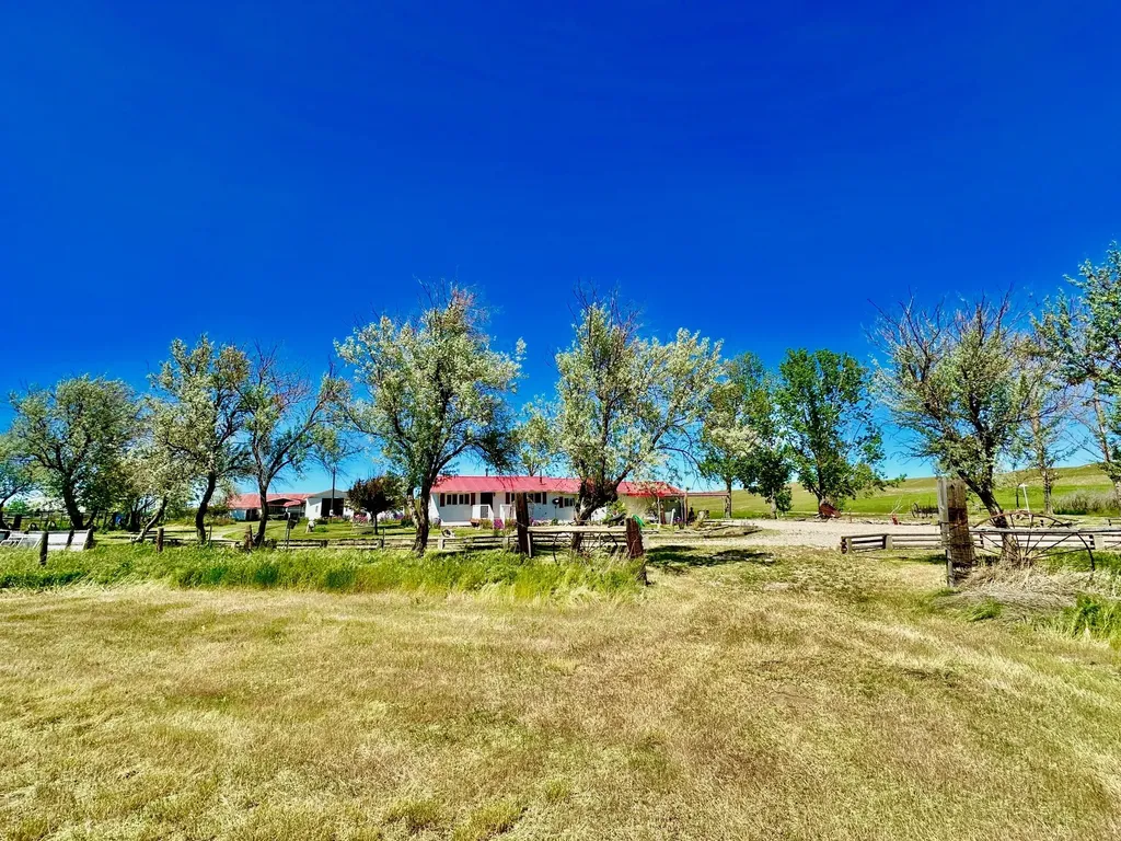 661 Dovetail Valentine Road Winnett MT 59087