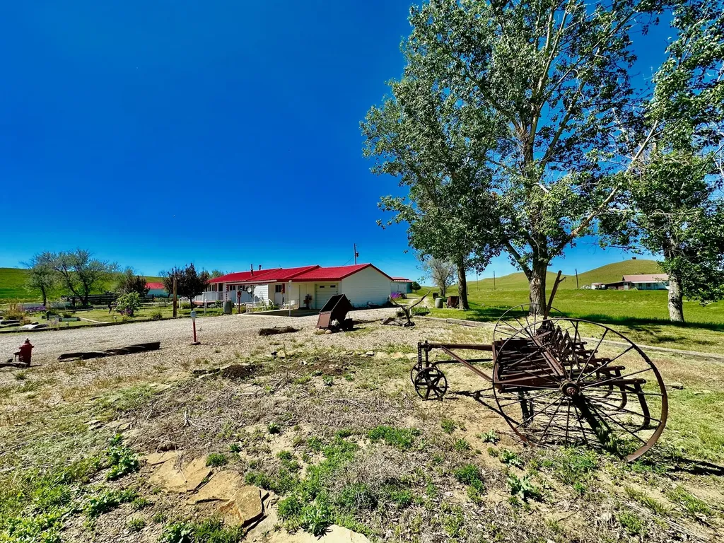 661 Dovetail Valentine Road Winnett MT 59087