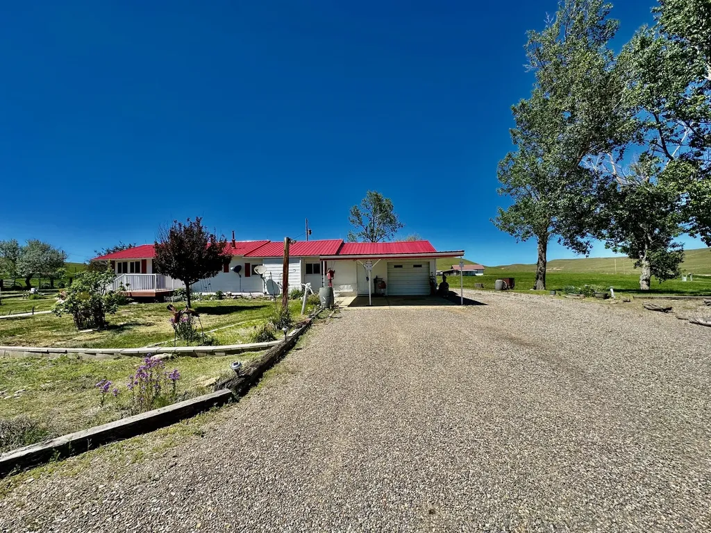 661 Dovetail Valentine Road Winnett MT 59087