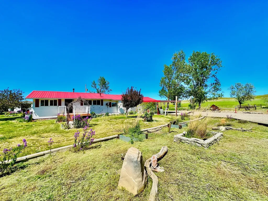 661 Dovetail Valentine Road Winnett MT 59087