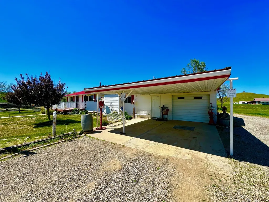 661 Dovetail Valentine Road Winnett MT 59087