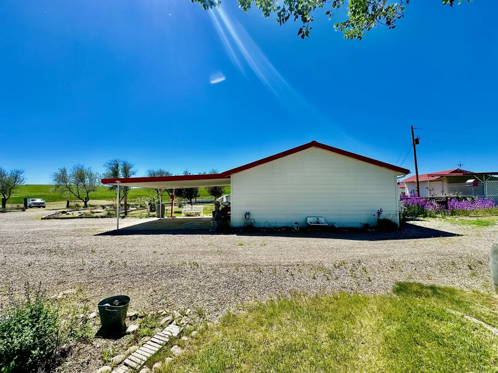 661 Dovetail Valentine Road Winnett MT 59087