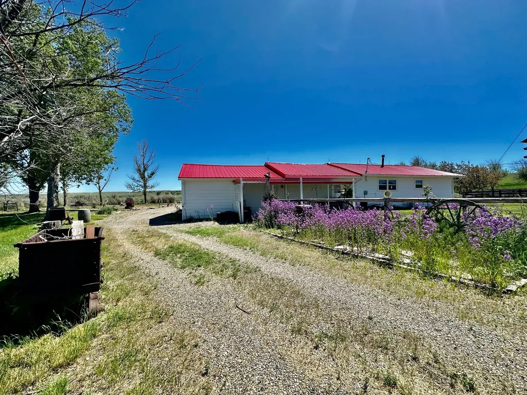 661 Dovetail Valentine Road Winnett MT 59087
