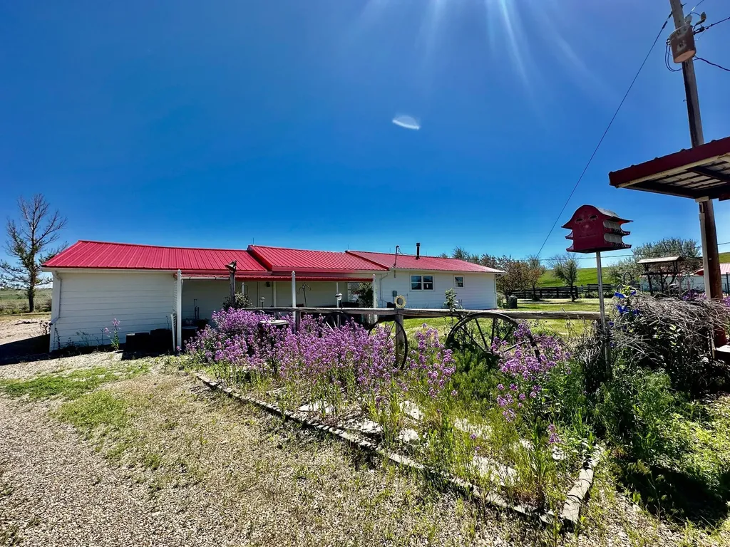 661 Dovetail Valentine Road Winnett MT 59087