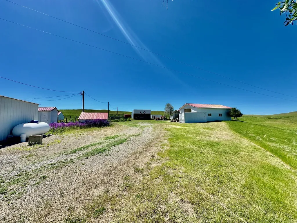 661 Dovetail Valentine Road Winnett MT 59087
