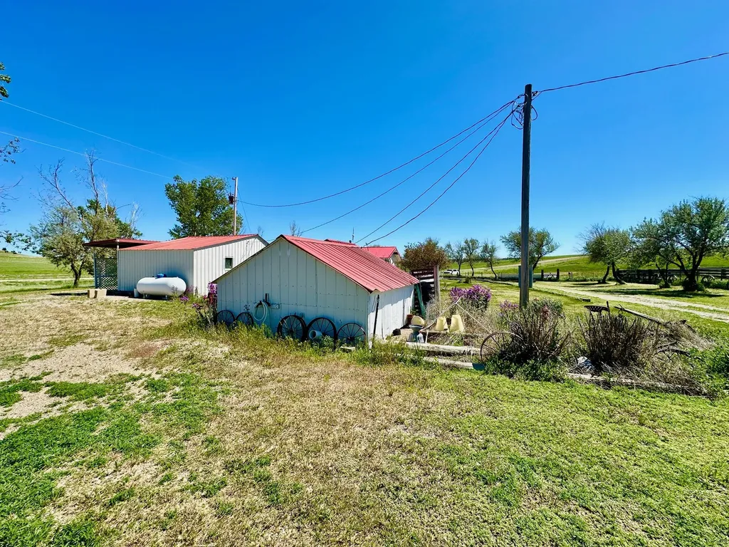661 Dovetail Valentine Road Winnett MT 59087