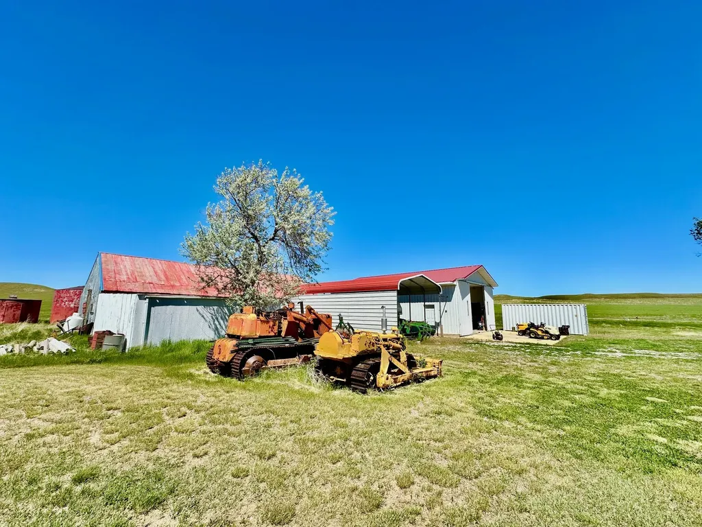661 Dovetail Valentine Road Winnett MT 59087