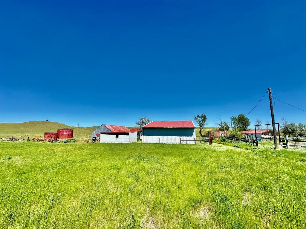 661 Dovetail Valentine Road Winnett MT 59087