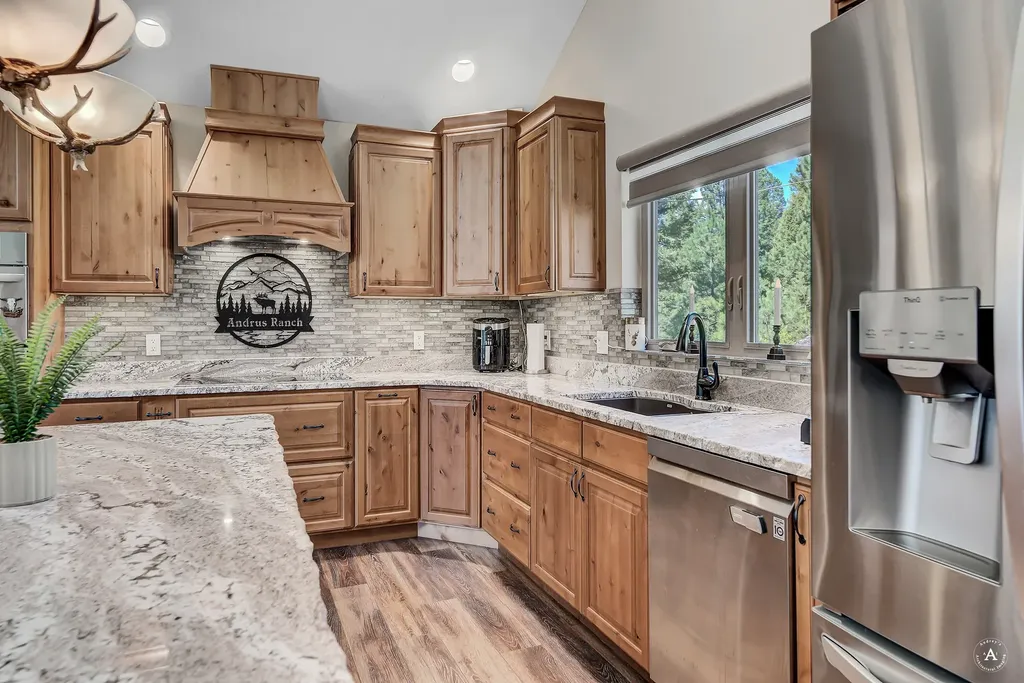 617 Mcclellan Creek Road Clancy MT 59634
