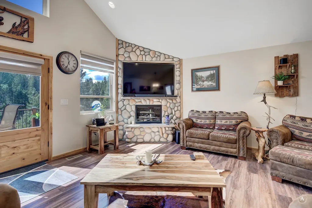617 Mcclellan Creek Road Clancy MT 59634