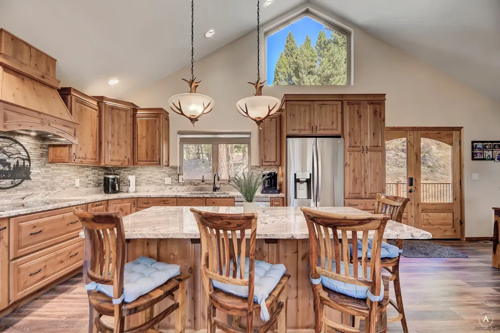 617 Mcclellan Creek Road Clancy MT 59634