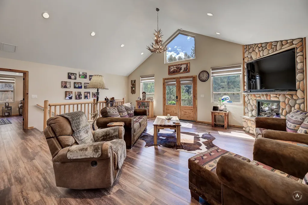 617 Mcclellan Creek Road Clancy MT 59634