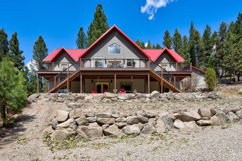 617 Mcclellan Creek Road Clancy MT 59634