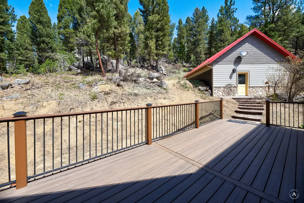 617 Mcclellan Creek Road Clancy MT 59634