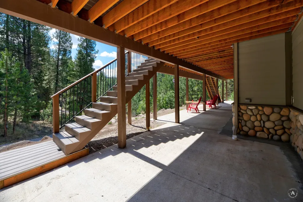 617 Mcclellan Creek Road Clancy MT 59634