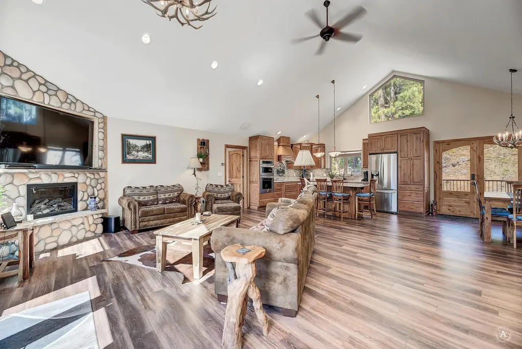 617 Mcclellan Creek Road Clancy MT 59634