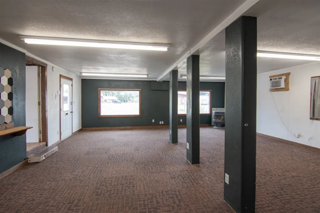 22 Crossroad Way Libby MT 59923