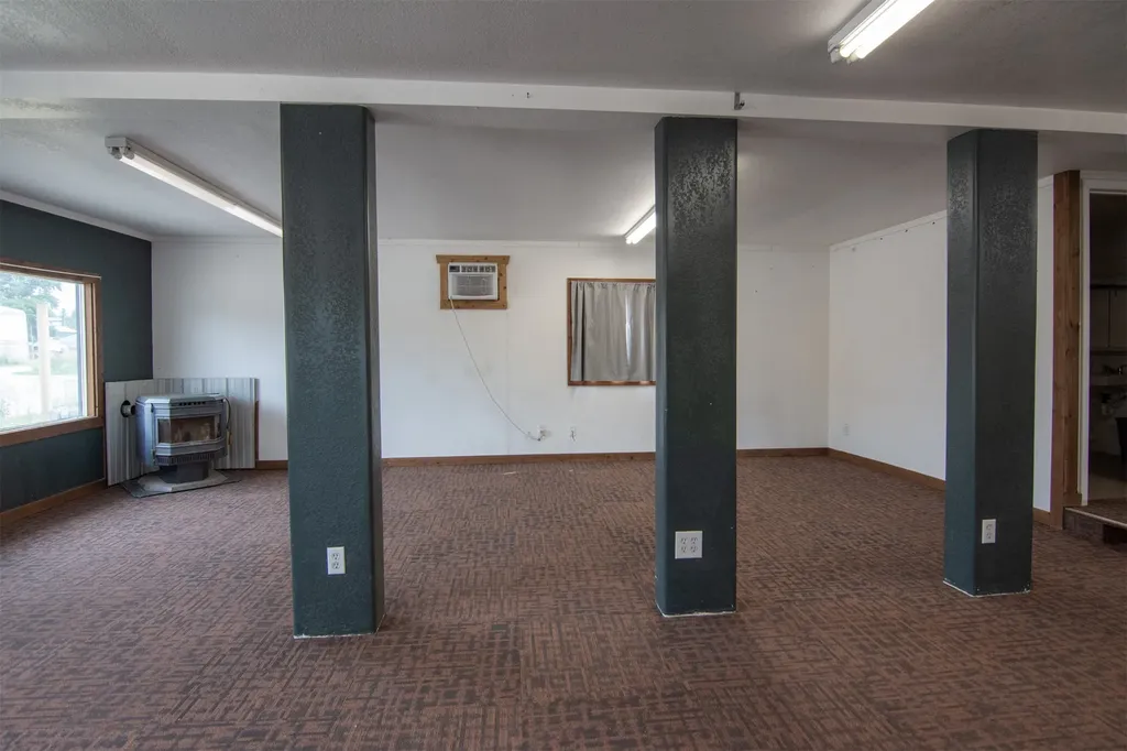 22 Crossroad Way Libby MT 59923